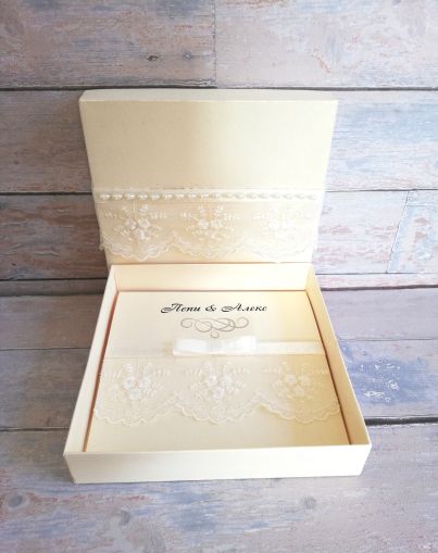 Перлена  кутия за сватбена покана 15,5х15,5х3 см